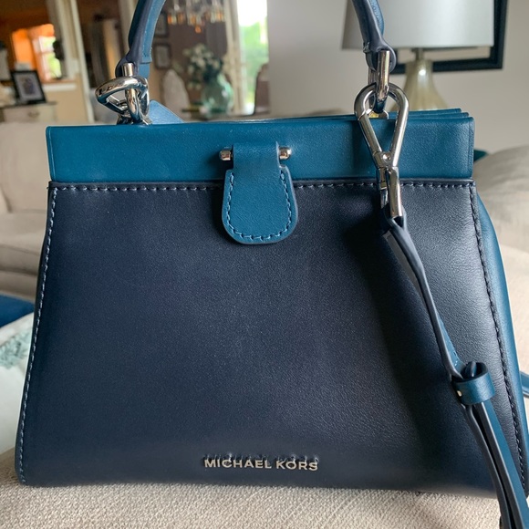 Michael Kors mini bag. - Picture 3 of 5